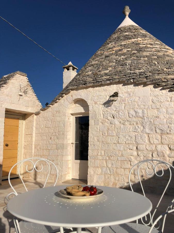 Trulli Le 2 Nicchie Villa โลโกโรตอนโด ภายนอก รูปภาพ